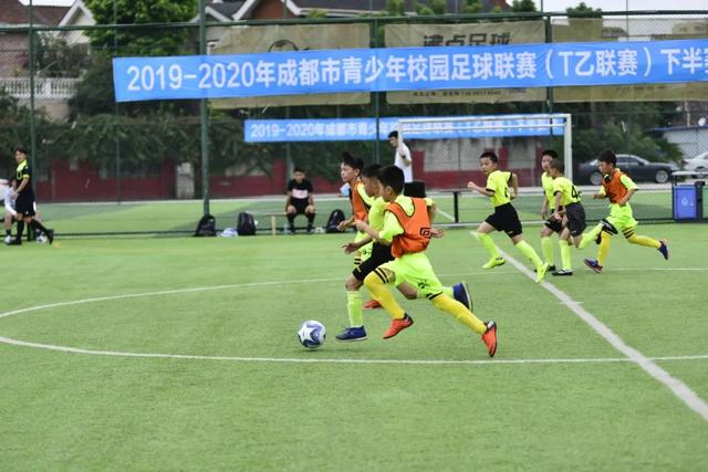 瑞典媒体：纽卡2400万欧+浮动报价18岁尼日利亚边锋约翰纳